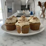 Fluffy Banana Cinnamon Pecan Cupcakes with Cream Cheese 6 banana cinnamon pecan cupcakes featured